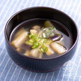 なすと油揚げのお吸い物